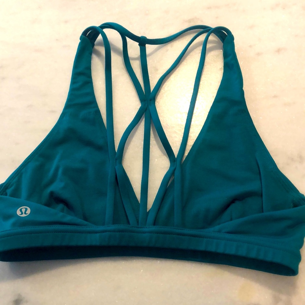 Lululemon size 4 sports bra